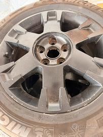 Cerchi in lega 17" con gomme invernali 215 65 R 17