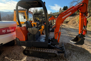 Escavatore doosan dx 18