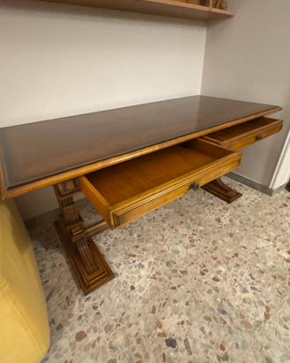 Scrivania studio  tavolo