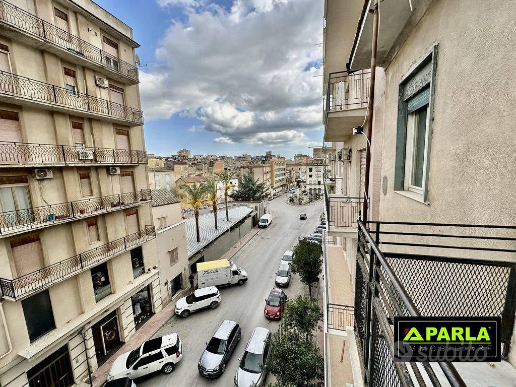 Appartamento di 130 m² con 4 locali a Canicattì - Altro