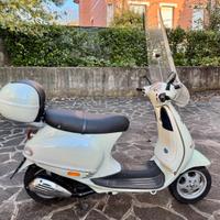 Vespa et 4 biancoperla