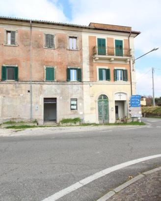 MONOLOCALE A FRASSO SABINO