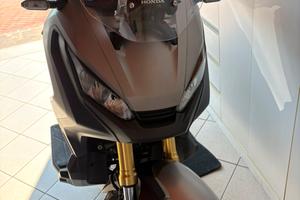 X adv 750
