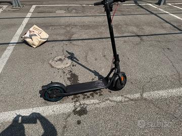 Monopattino navee pro