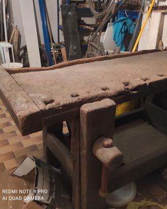 Antico banco da falegname in legno massello