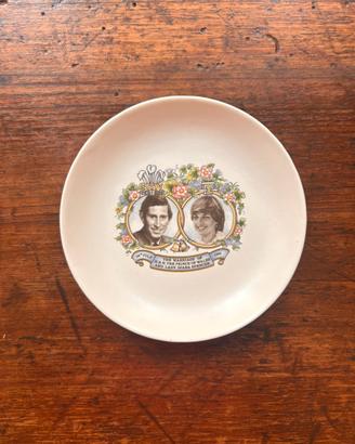 Piatto commemorativo Carlo e Lady Diana 1981