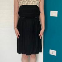 Vestito nero in seta con dettaglio in pizzo