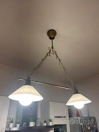 Lampadario a due luci con catena