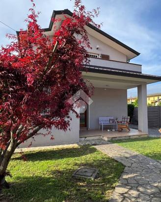 VILLA SINGOLA A BAGNOLO CREMASCO