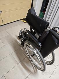 Sedia a rotelle misura più larga