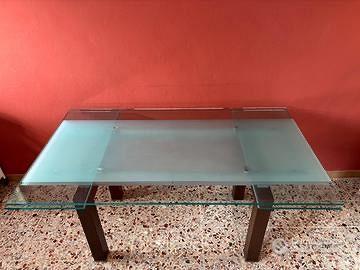 Tavolo Calligaris in cristallo + 4 sedie in cuoio