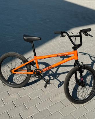 bicicletta Cosmic ragazzo BMX 180€