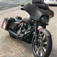 HARLEY STREETGLIDE 2015 COME NUOVA 18.000 km
