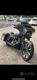 HARLEY STREETGLIDE 2015 COME NUOVA 18.000 km