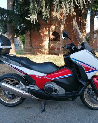 Honda Integra 750 S HRC - Tagliandata - Gommata