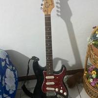 fender squier anno 2004 leggere descrizione