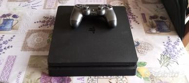 PlayStation 4 slim 