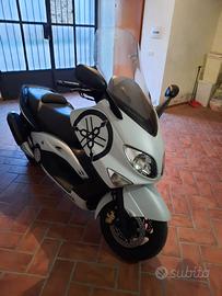 Yamaha T Max - 2004