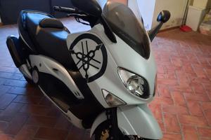 Yamaha T Max - 2004