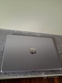 HP 250 G8 Nuovo - Intel Core i5, 8GB Ram, 512 SSD