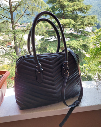Borsa neraFIORELLA RUBINO