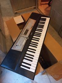 Tastiera Yamaha portatone  YPT- 200 