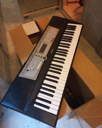 Tastiera Yamaha portatone  YPT- 200