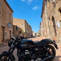 Moto Guzzi V7 IV 2021