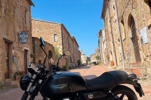 Moto Guzzi V7 IV 2021