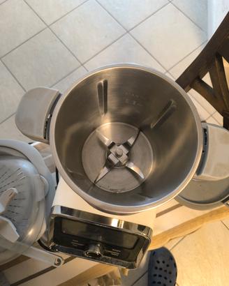 robot da cucina. karlstein