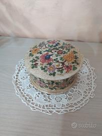 Vecchio cofanetto in ceramica di Gubbio dipinta 