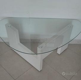 Tavolino da salotto ovale con piano in vetro
