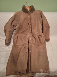 Cappotto lungo in pelle di montone marca Marester