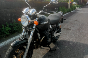 Suzuki GSX inazuma 750