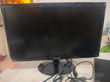 Monitor e DVR per videosorveglianza 