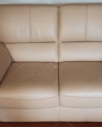 Divani in pelle artigianali.