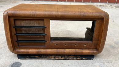 Mobile in legno vintage per radio d'epoca