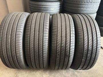 225 55 18 Michelin 75% utile