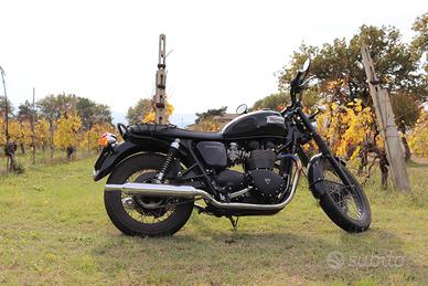Triumph Bonneville T100 Black