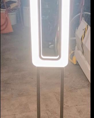 lampada piantana a led