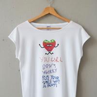 T-shirt bianca handmade - Grafica "Beaty" e Cuore