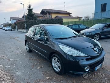 Peugeot 207 1.4 benzina ok neo patentati