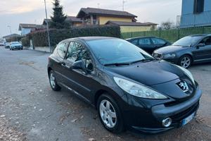 Peugeot 207 1.4 benzina ok neo patentati