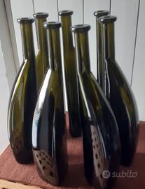 7 bottiglie con forma originale vetro verde scuro