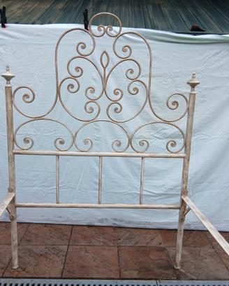 Letto singolo in ottone, finitura shabby chic