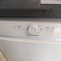  lavastoviglie Indesit 
