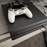 PlayStation 4 pro - 500 gb con 2 joypad