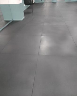 PAVIMENTO PER PALESTRA IN GOMMA PERFETTO STATO