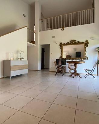 Villa di 183 m² con 4 locali e box auto a Sala Bol