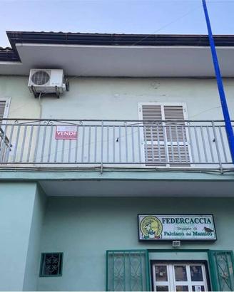 Casa indipendente di 222 m² con più di 5 locali e 